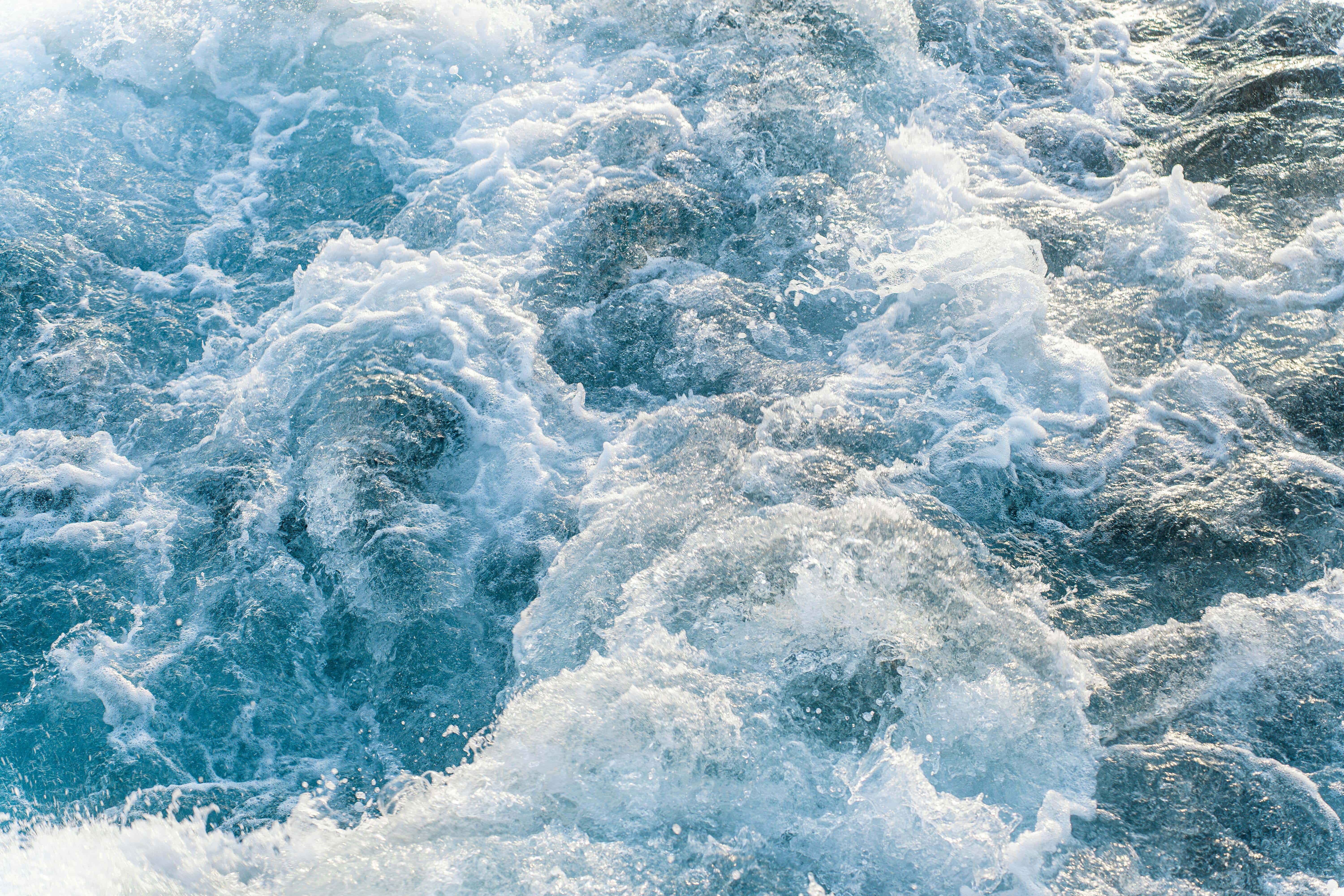 Global Life Insurance Developments: Market Expansion, Consumer Behavior, and Product Innovation